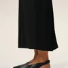Siyah Kuzu Derisi Sivri Burunlu Slingback Ayakkabı